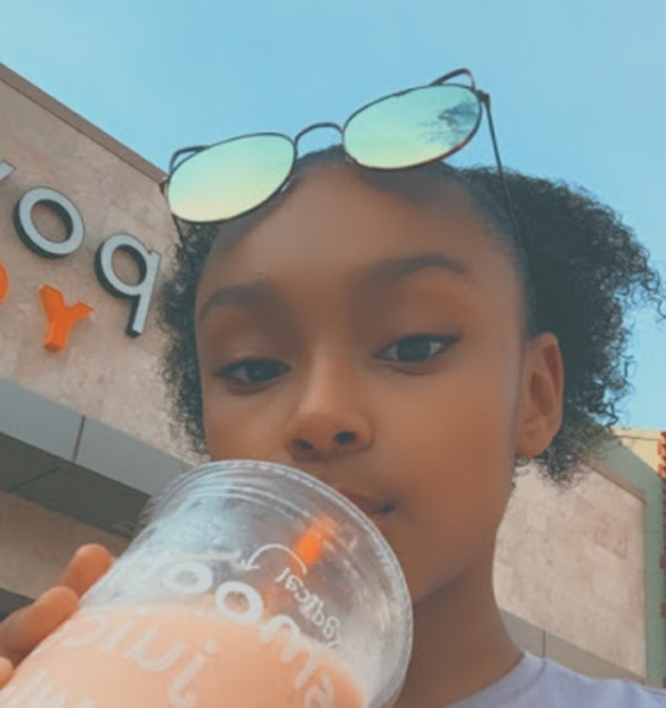 Meet your Posher, Iyonna